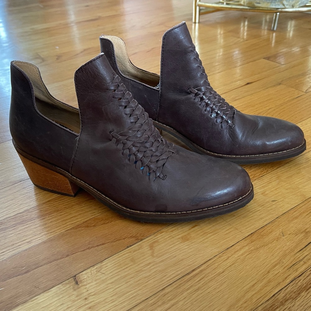 Latigo brown leather angle woven boots (2 inches heel)